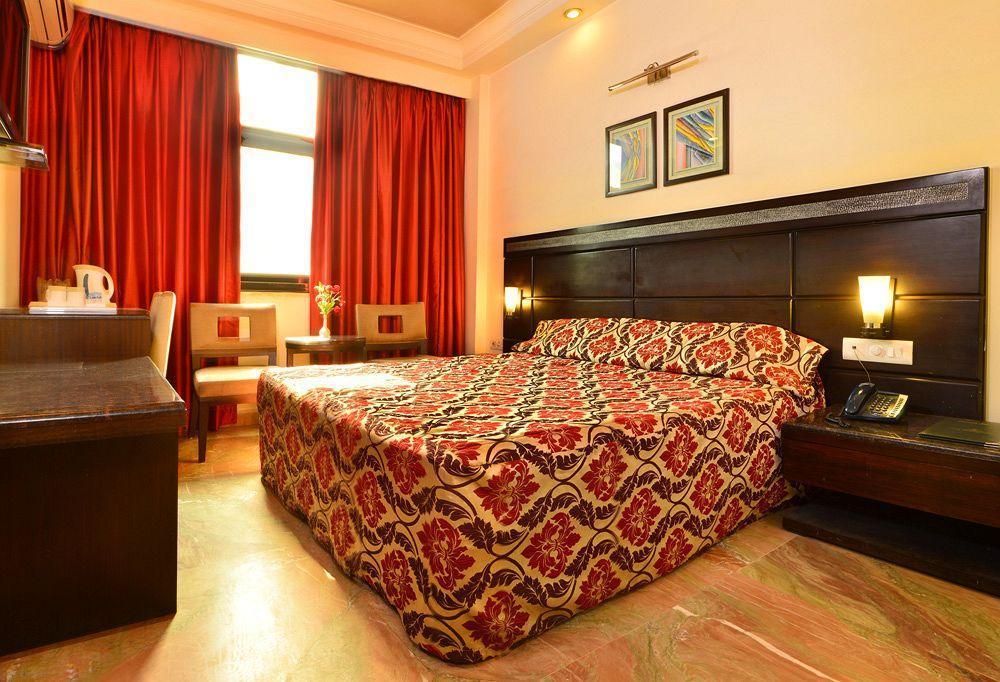Hotel Shanti Palace West Patel Nagar Nova Deli Exterior foto