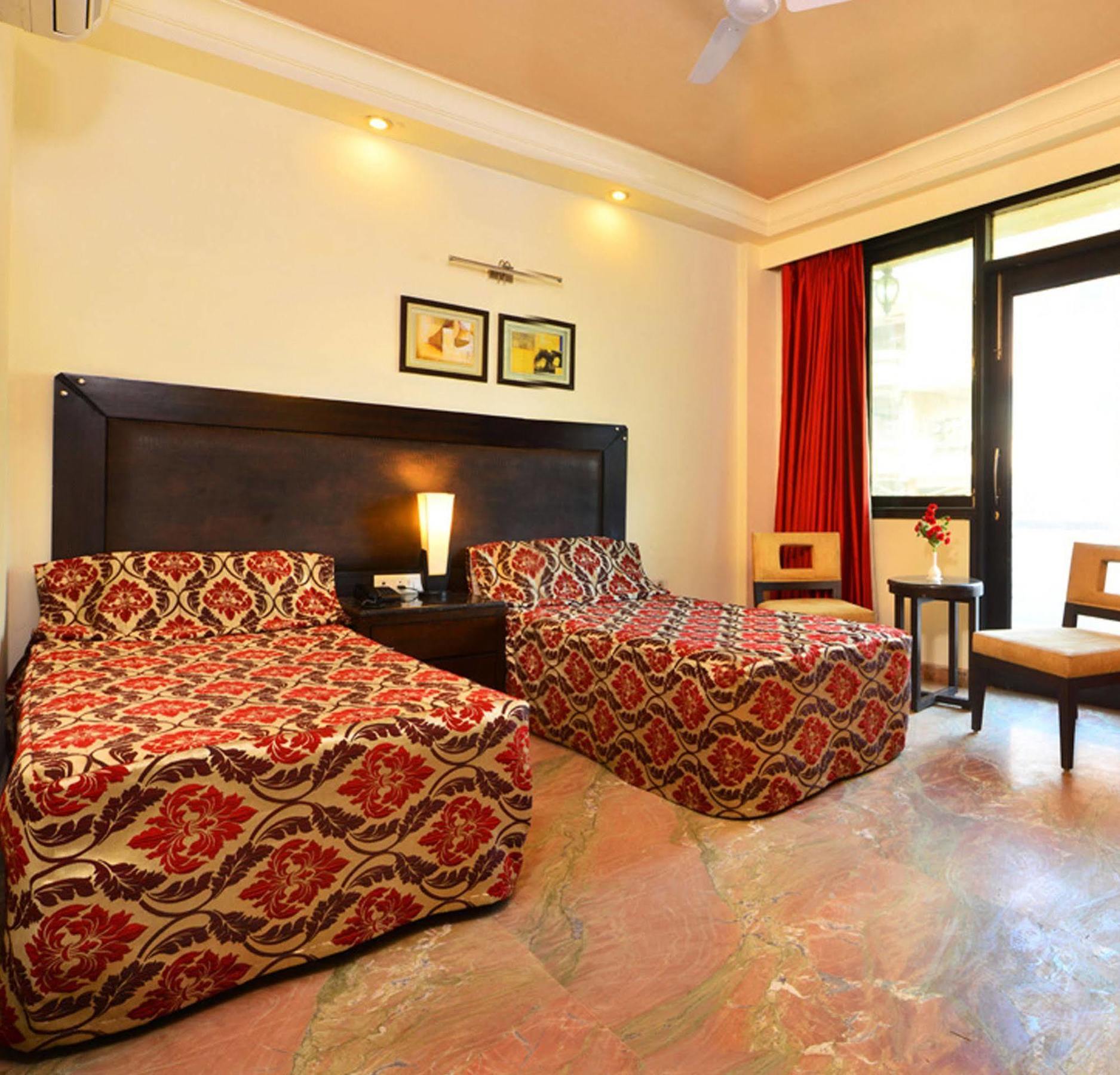 Hotel Shanti Palace West Patel Nagar Nova Deli Exterior foto